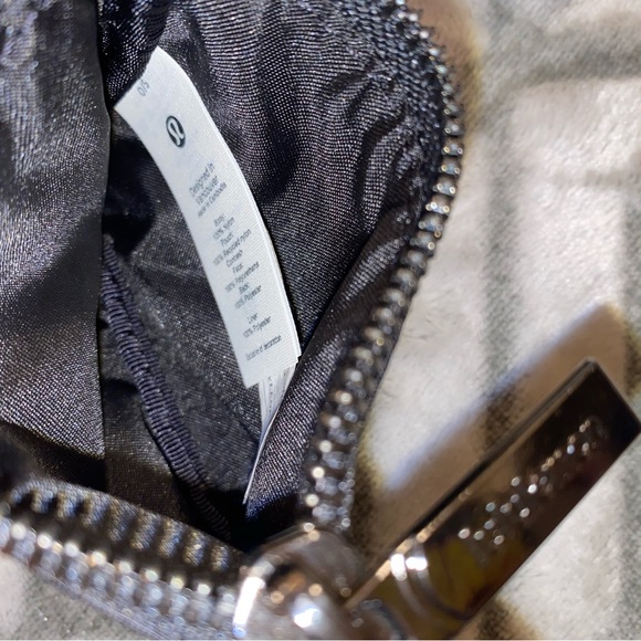 NEW LULULEMON Dual Pouch Wristlet - Picture 12 of 16